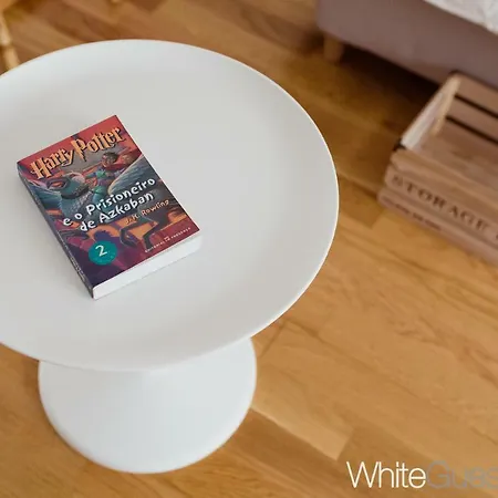 White * ペニシェ